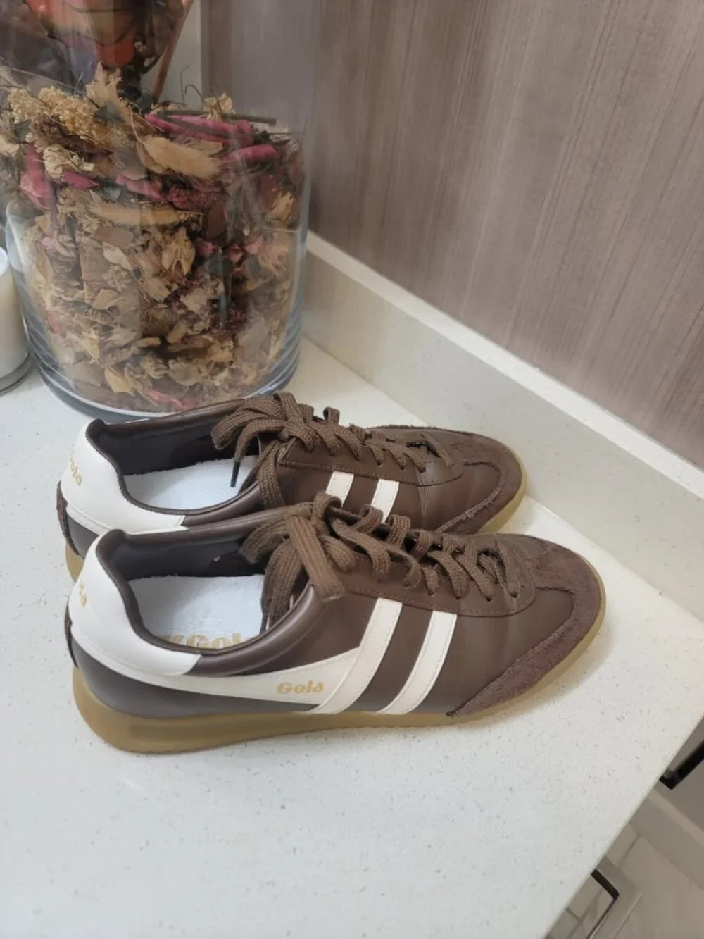 Gola Torpedo Sneaker Women Size 9.5 Brown Cerise Suede Lace Up Jogger